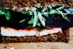 Grilled Hallumi Beetroot Sandwich-14